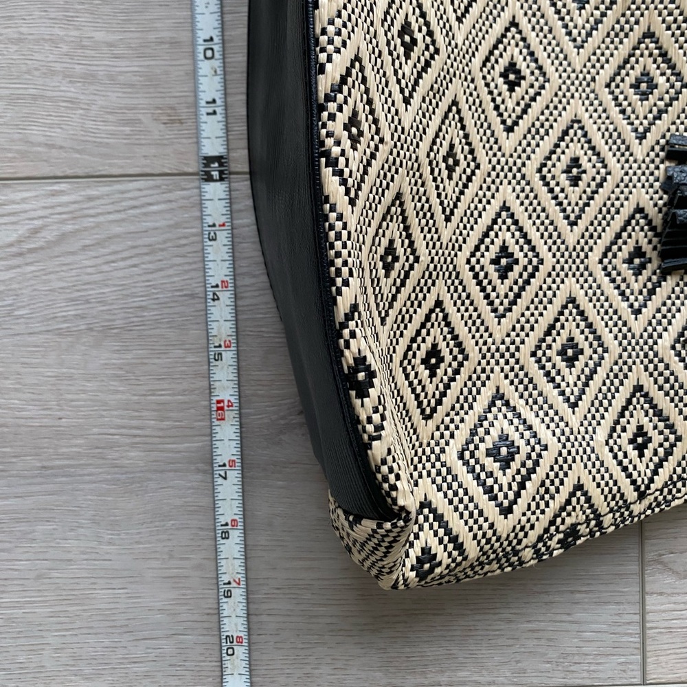 The Switch Bag in Diamond Raffia - Picture 12 of 16